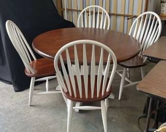 CT485Sweet Kitchen Table