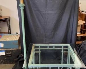 CT512Metal Table And Lamp