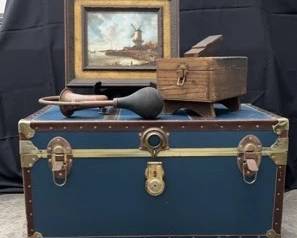 CT410Storage Trunk And Vintage Decor