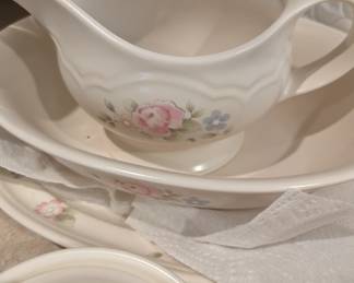 Gravy boat by Pfaltzgraff 