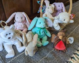 Halo, Floppity, Hippity, Hippity, Fleece and Nibbler 

Beanie Babies !