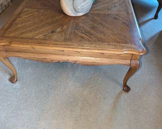 Ohhhhh this vintage coffee table is built to last .... Perfect to rest your tired feet while watching TV 