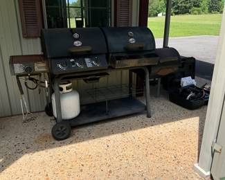 Wood & gas double grill 