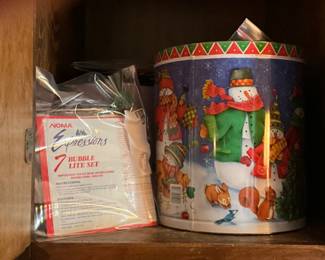 Christmas tin 