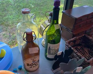 Vintage & collectible bottles