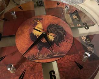 Rooster clock close up