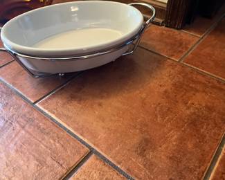 Baking dish with holder