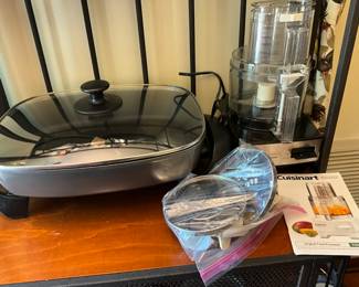 Electric skillet & Cuisinart with attachments 