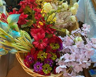 Basket & flowers 