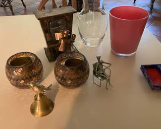 Miscellaneous items in kitchen area