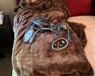 King size dual control electric blanket - nearly new