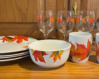 Lot of 11 Ceramic Royal Norfolk Leaf/Fall Dishes- Dinner Plate 10.5”
