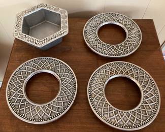 Wilton Armetale Dish and Four Trivets
