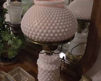 Hobnail pale pink lamp