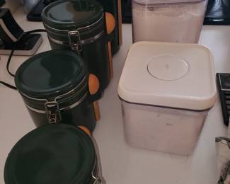 Cannisters