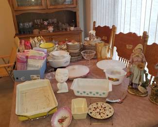 Dining table and chairs stay with the house...