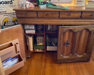 Singer Machine in cabinet