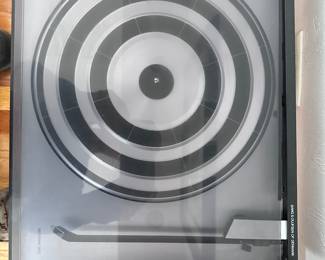 Bang & Oulfsin Turntable