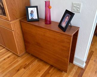 Vintage Drop Leaf - Gate Leg Table