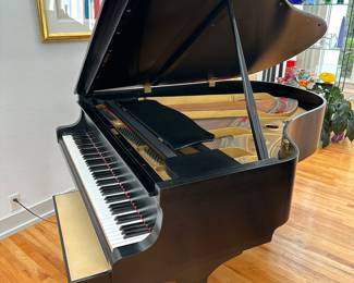 Yamaha Grand Piano G2
Must have professional movers