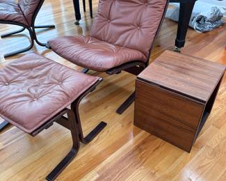 Westnofia MCM High Back Chair & Ottoman 