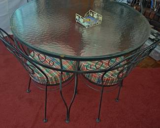 Vintage Iron Patio Table w/4 Chairs