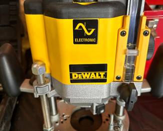 DeWalt Plunge Router 
