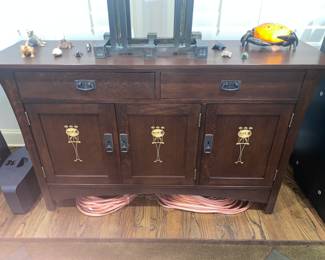 Stickley Harvey Ellis three drawer console 