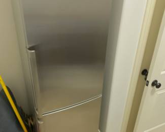 Summit Professional refrigerator 