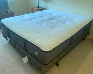 Stearns & Foster King sized mattress Lux Estate Emily Rose 
