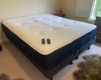 Stearns & Foster King sized mattress with Tempur-pedic Ergo Extend 