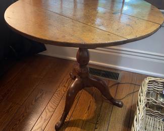 18th Century Slipper foot tilt top table 