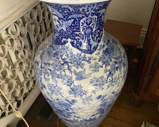 Large Chinese vase 