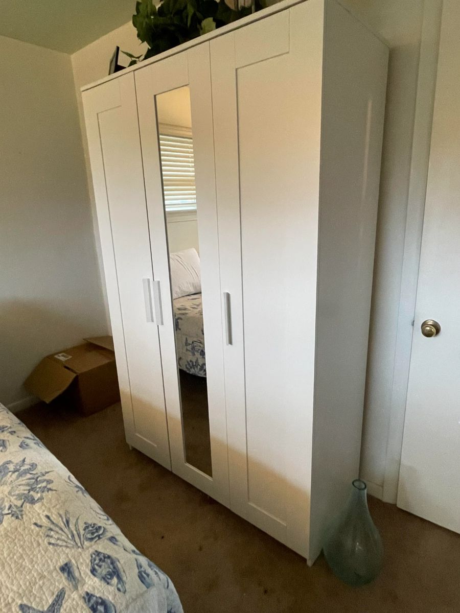 Norfolk Estate Sale Camellia Gardens 23518 starts on 5/31/2024