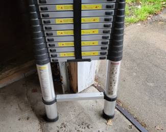 Portable ext. ladder