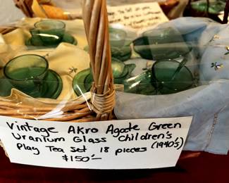 1940's vintage green glass tea set (18pcs)