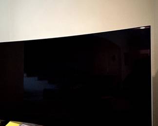Great Samsung 65" curved TV (details in listing of items)