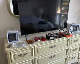 Dresser/ Smart Tv