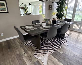 Dinning Table and Chairs