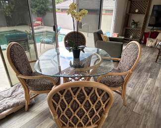 Rattan Dinning Table and Chairs