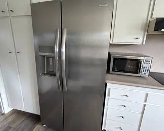 Frigidaire Fridge