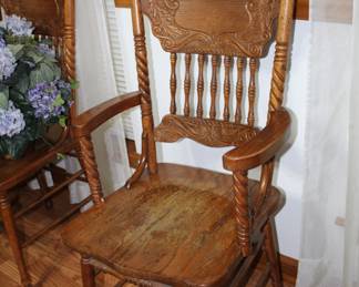 oak press-back chair with dining table (two armchairs, four side chairs)