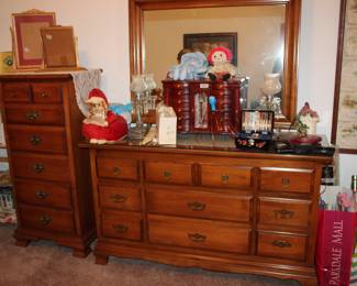 Tell City lingerie chest, Nonie-draweer dresser with mirror