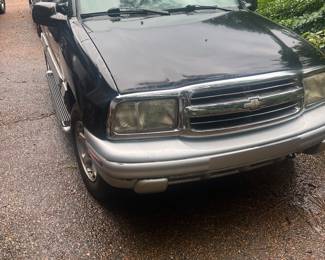 2001 Tracker. Good daily driven. Passenger window is down and won’t go back up