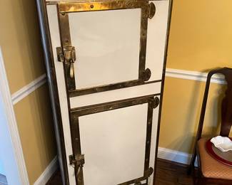Ice box in great condition 