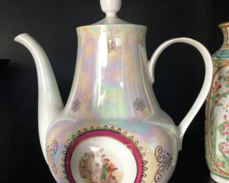 Madonna fine porcelain set