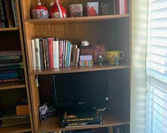 GUEST ROOM BOOKS AND BOOKSHELF