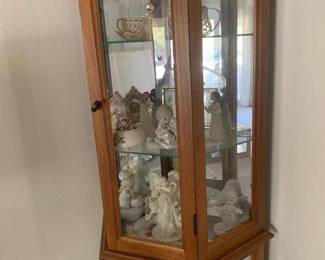 LIGHTED CURIO WITH HUMMELS