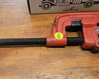 NO. 2 CAST STEEL PIPE CUTTER