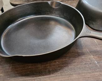 CAST IRON SKILLET